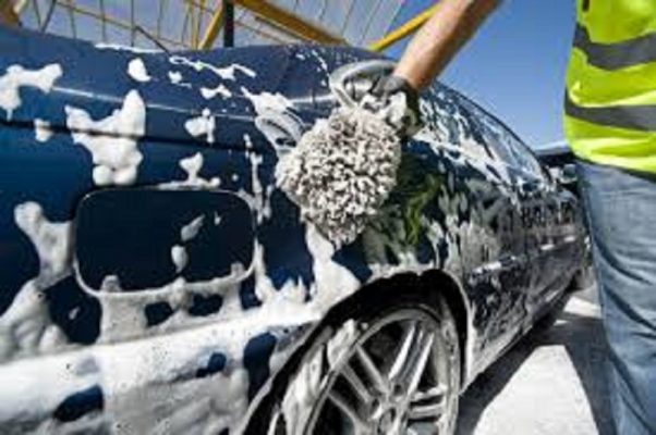 Dung Dịch rửa xe kém chất lượng làm ảnh hưởng đến màu sơn xe ô tô